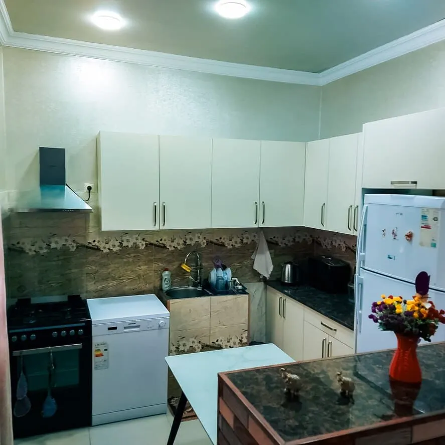 House, 4-room, 250 m²