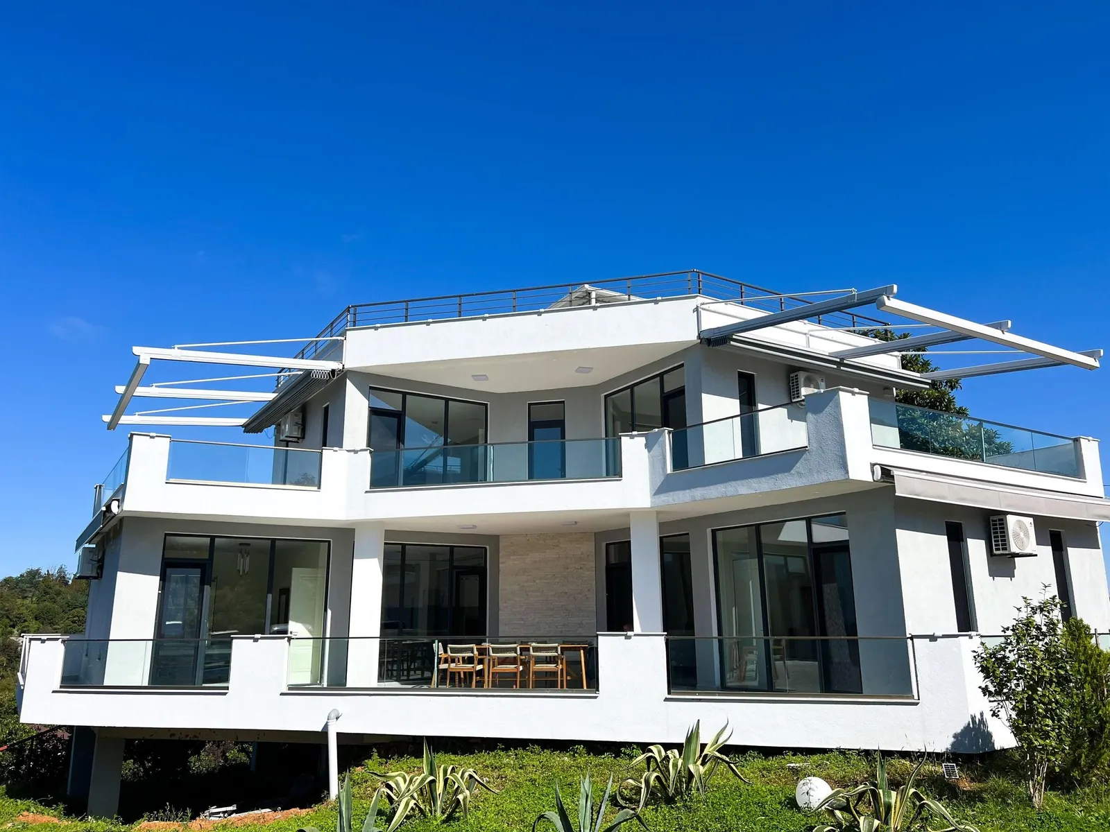 House, 6-room, 417 m²