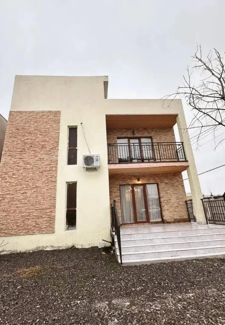 Дом, 7-комн., 210 м²