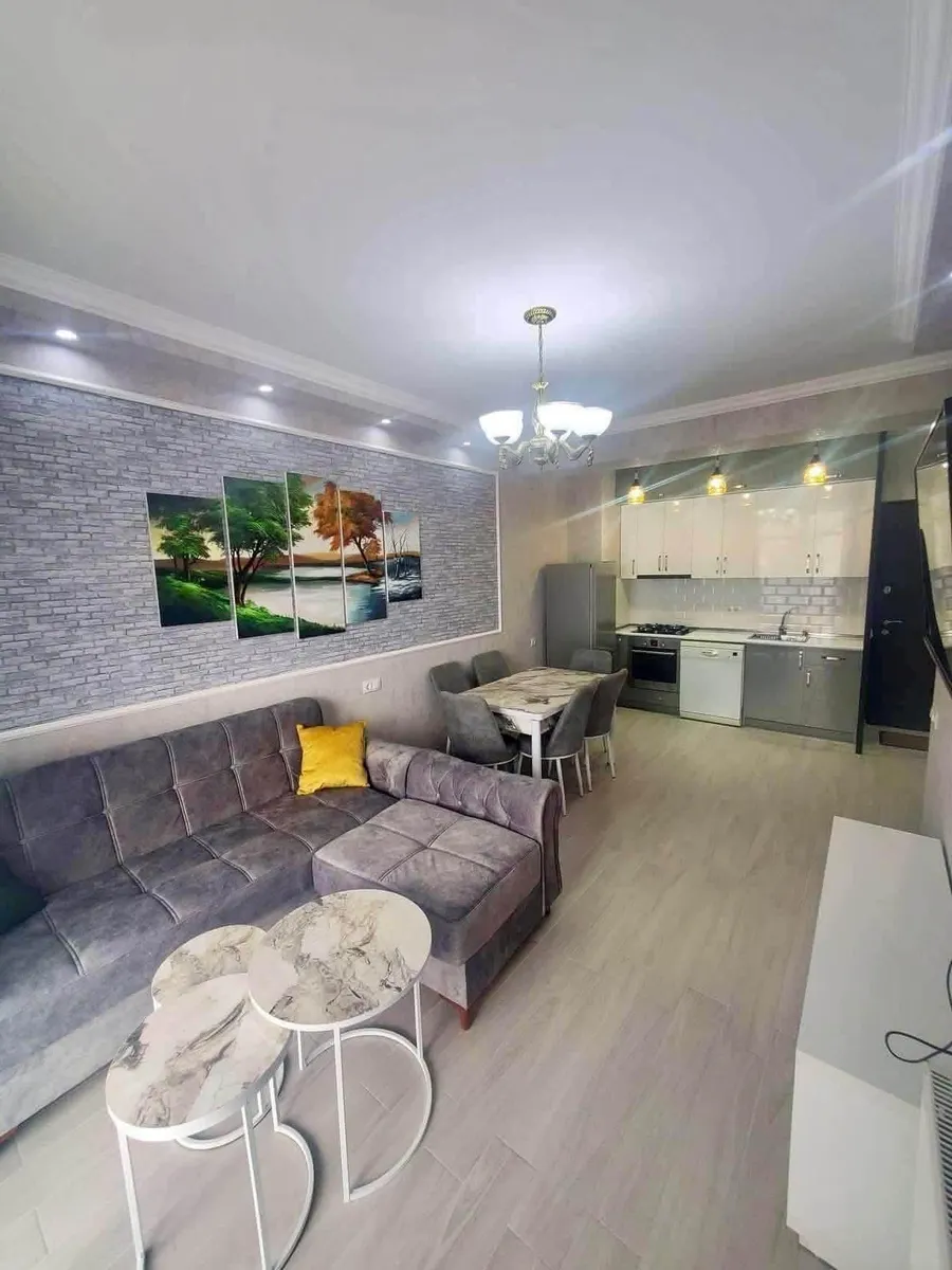 Квартира, 1-комн., 65 м², Archi Isani