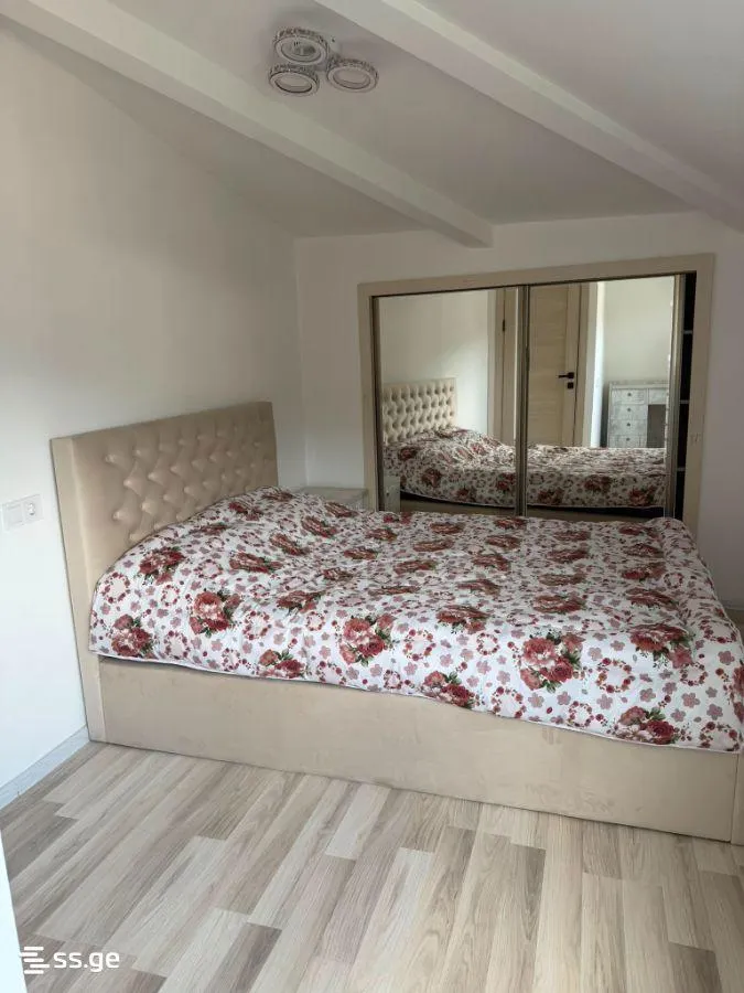 Квартира, 3-комн., 85 м²