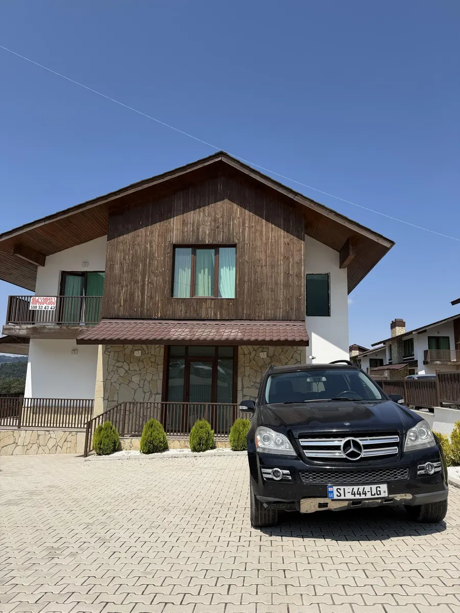 House, 4-room, 400 m²