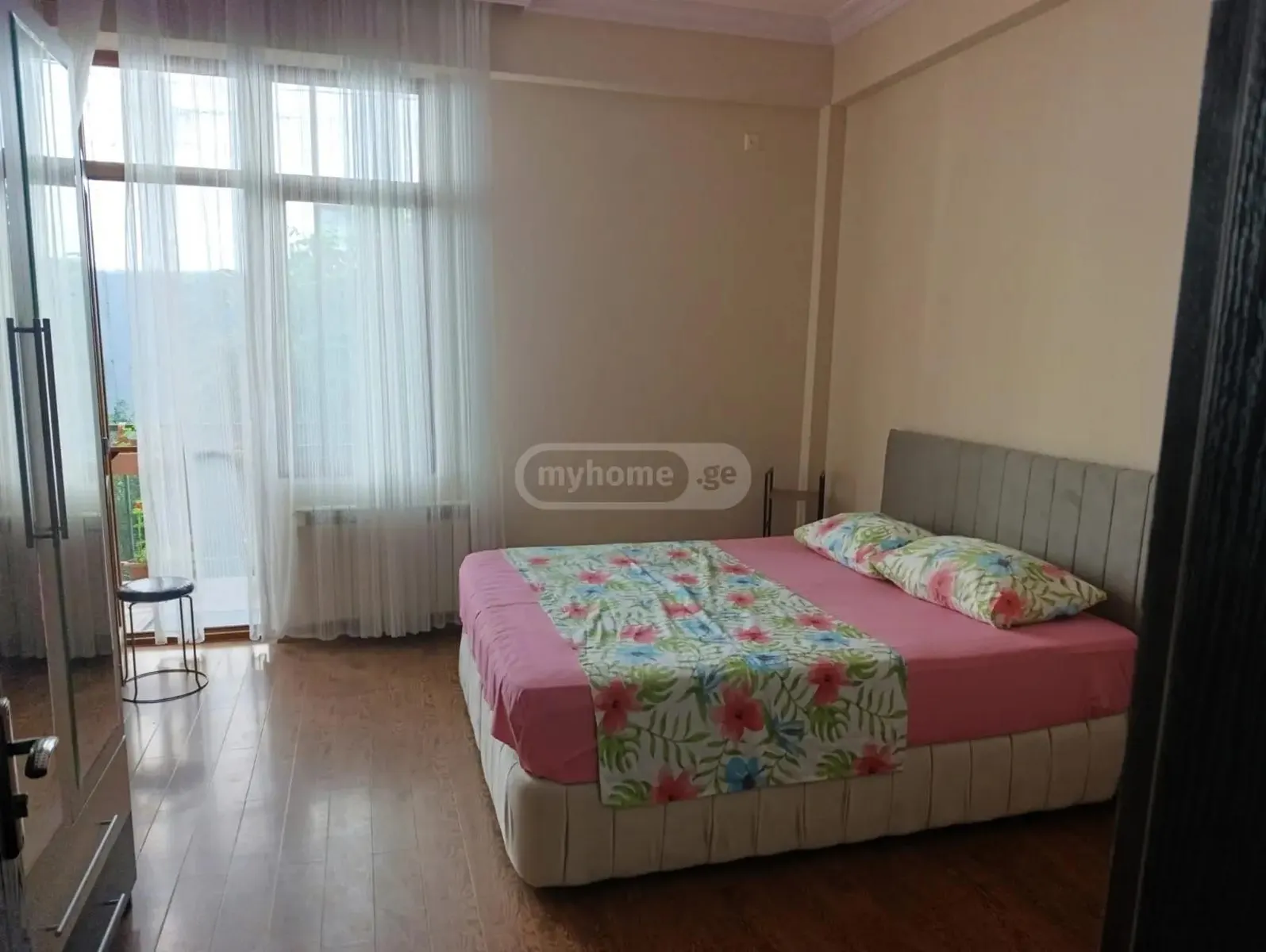 Apartment, 5-room, 220 m²