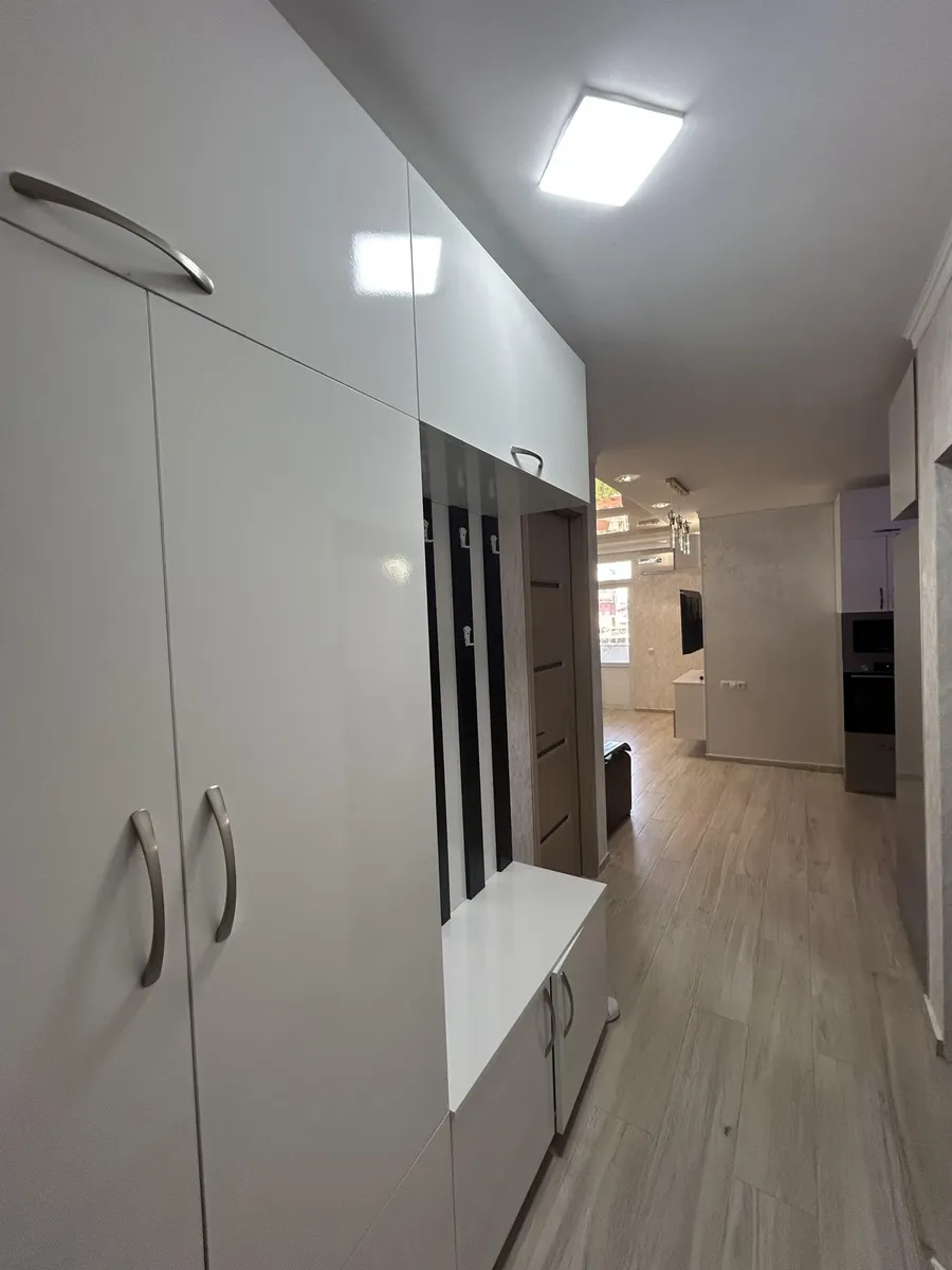 Квартира, 3-комн., 70 м², Nev Tower
