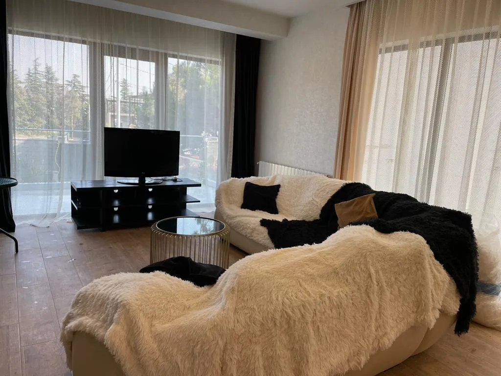 House, 5-room, 300 m²