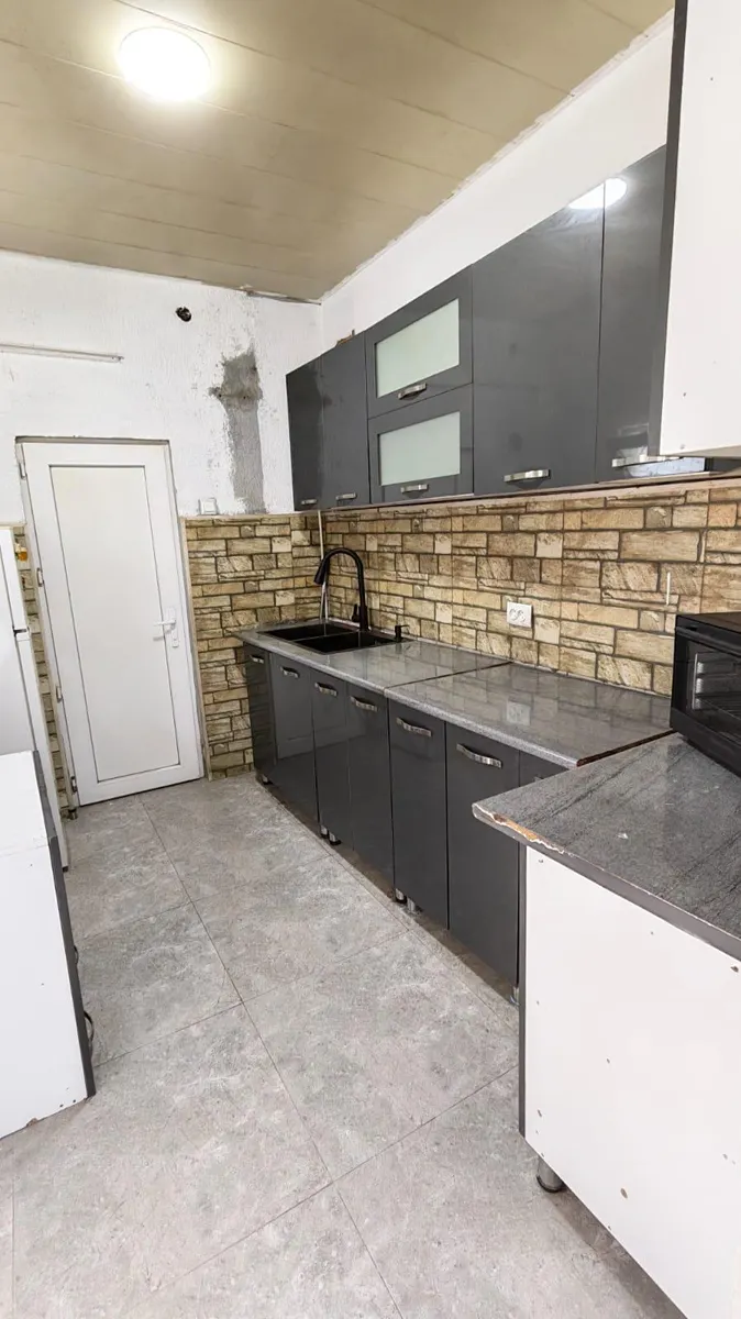 House, 5-room, 231 m²
