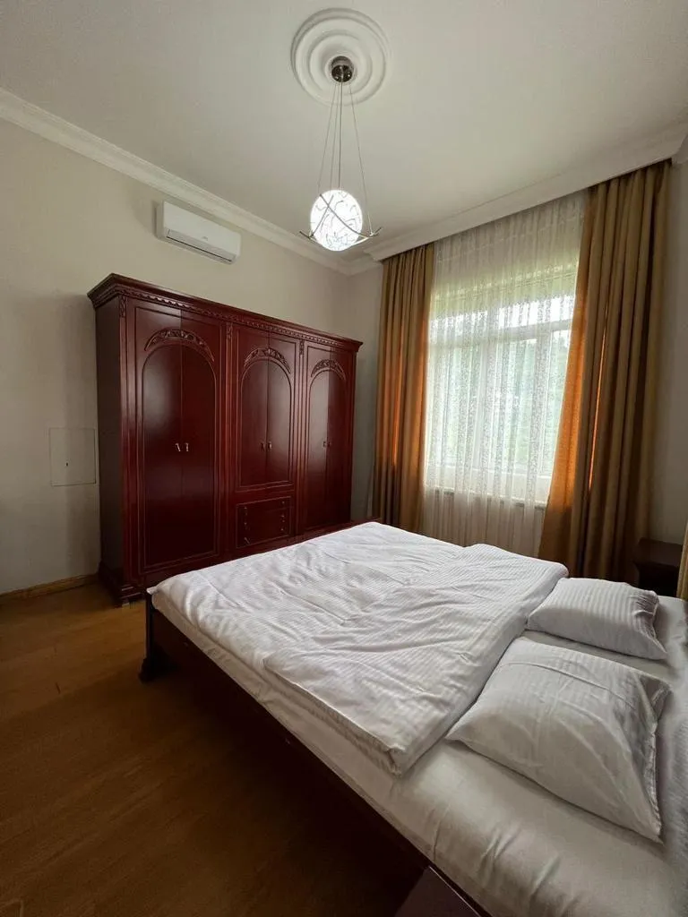 Дом, 8-комн., 350 м²