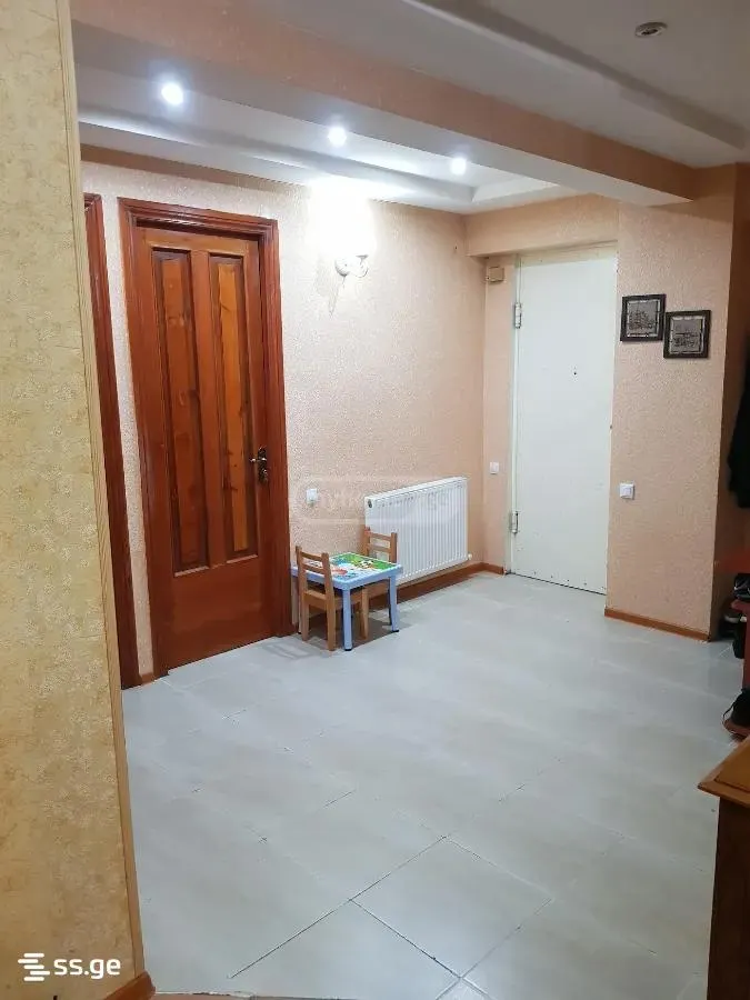 Apartment, 3-room, 90 m²