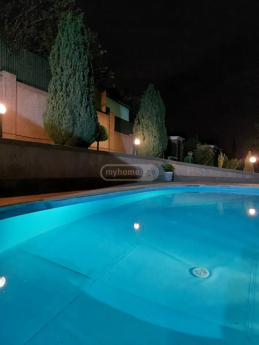 House, 5-room, 350 m²