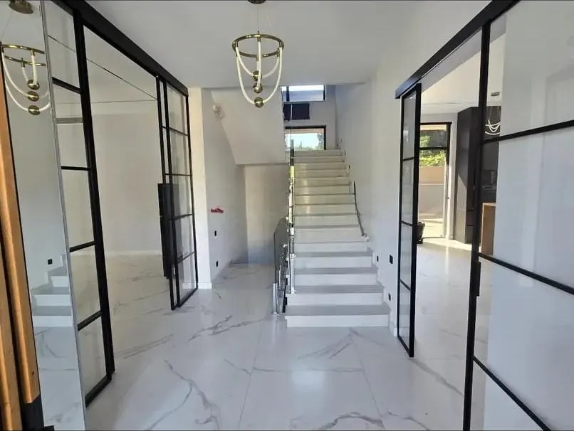 House, 10-room, 600 m²