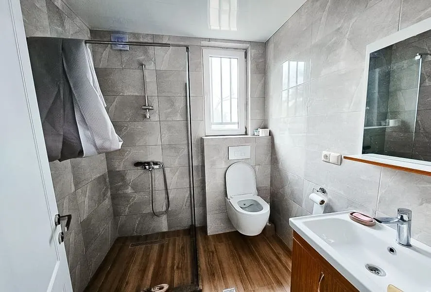 House, 4-room, 250 m²
