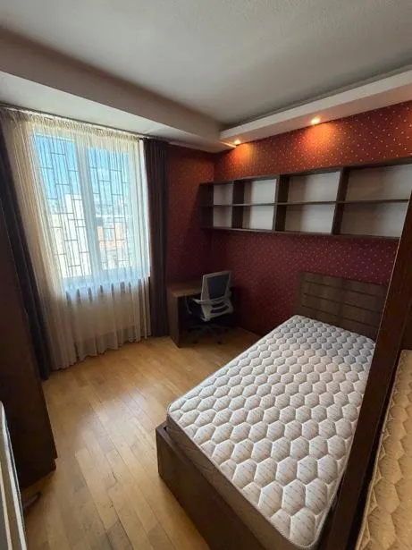 Квартира, 3-комн., 124 м²