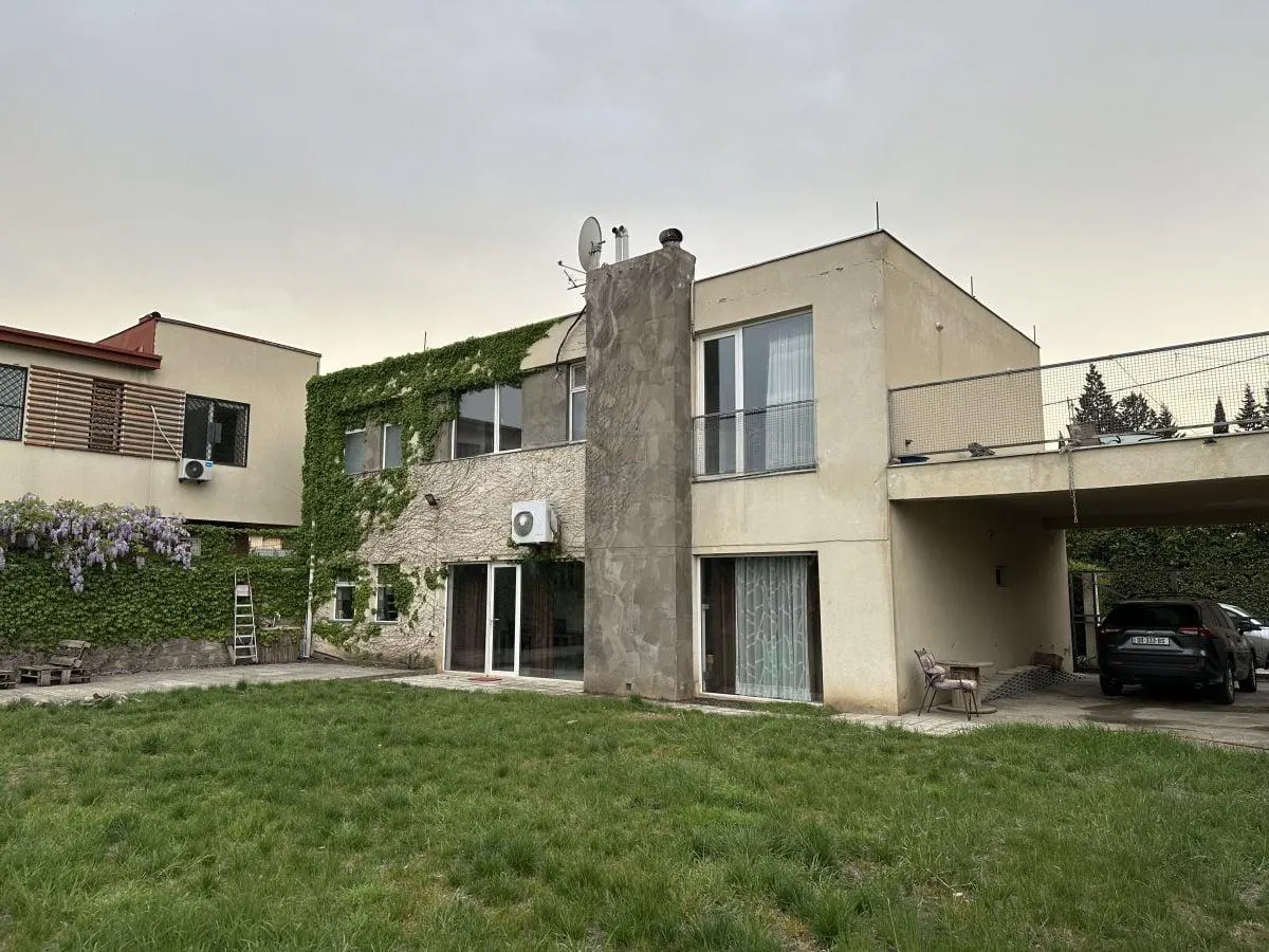House, 7-room, 355 m²