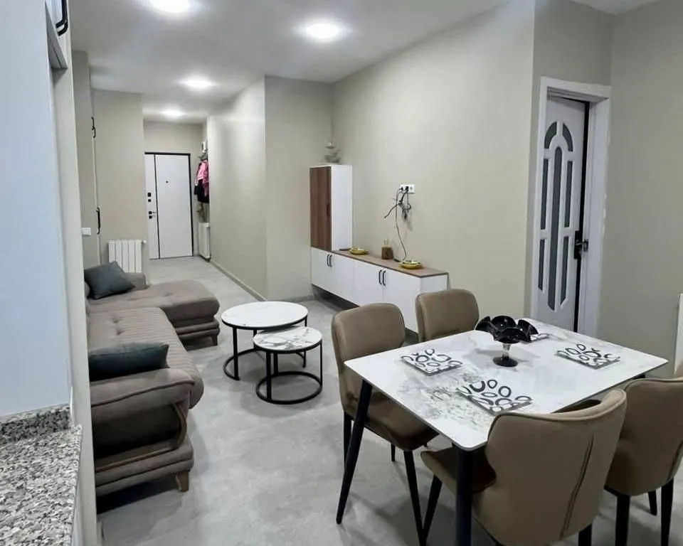 Квартира, 3-комн., 65 м², Roial Palas