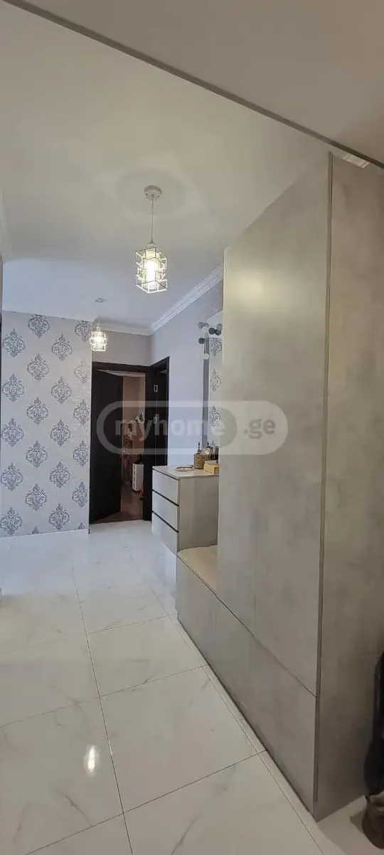 Квартира, 3-комн., 141 м²