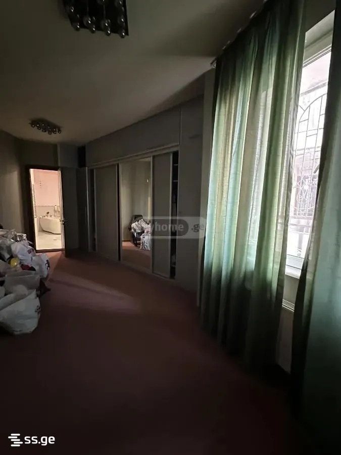 Apartment, 5-room, 300 m²