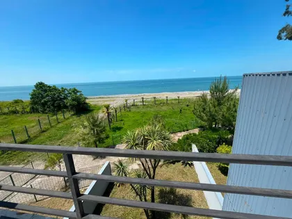 House, 4-room, 200 m²
