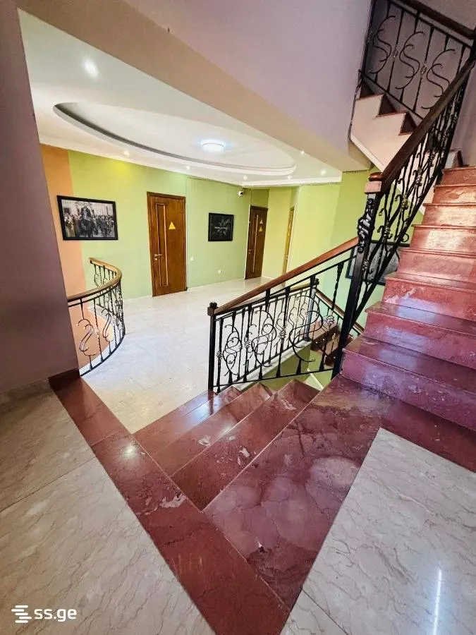 Дом, 5-комн., 430 м²