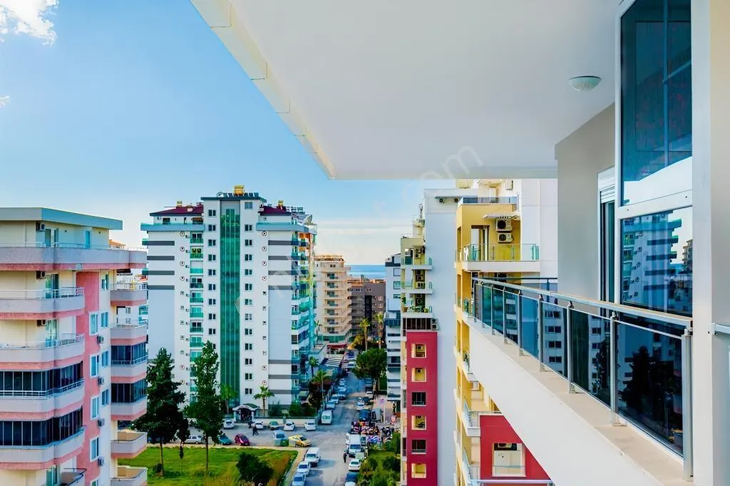 Apartment, 4-room, 200 m²