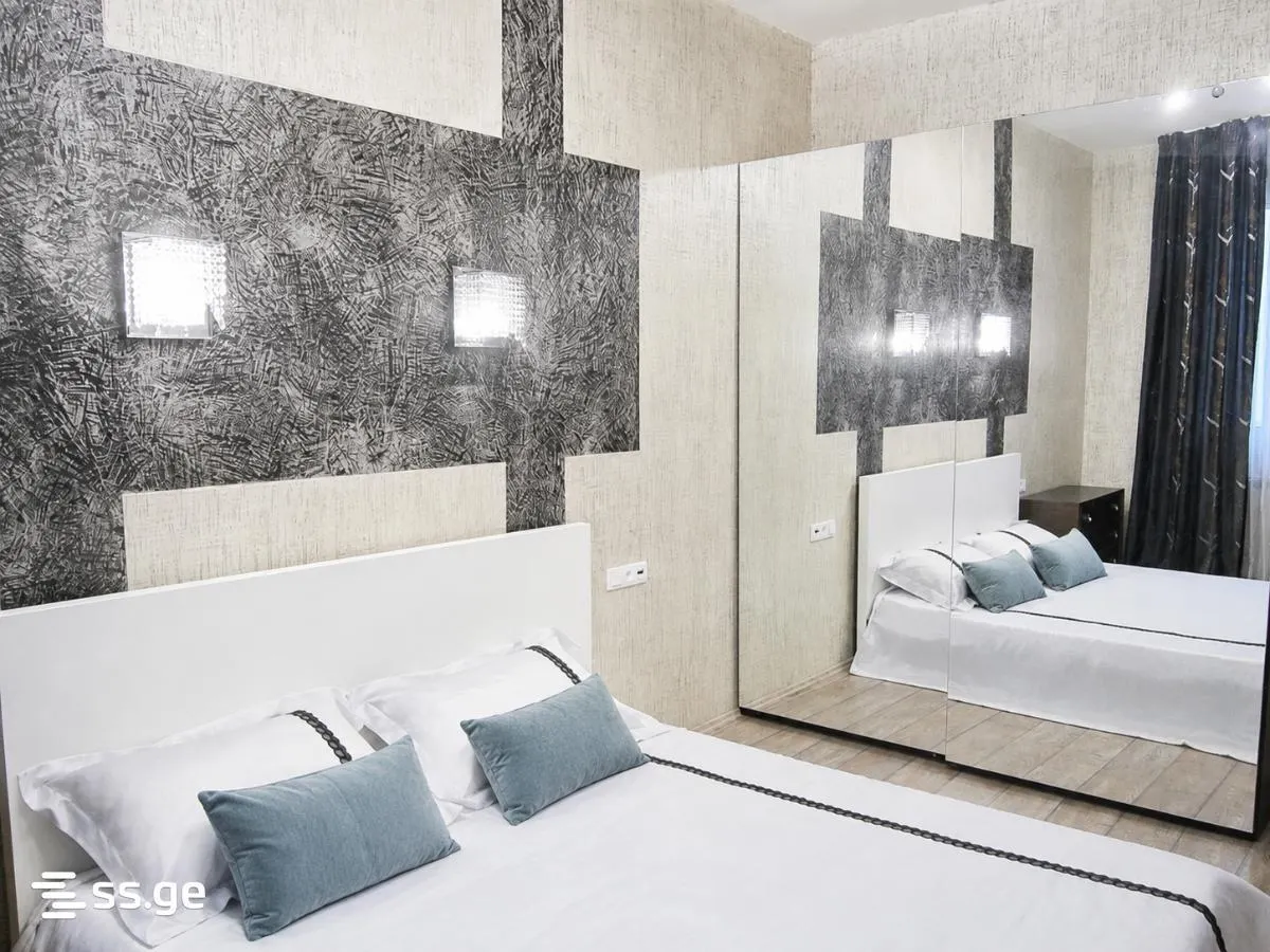 Apartment, 2-room, 90 m²