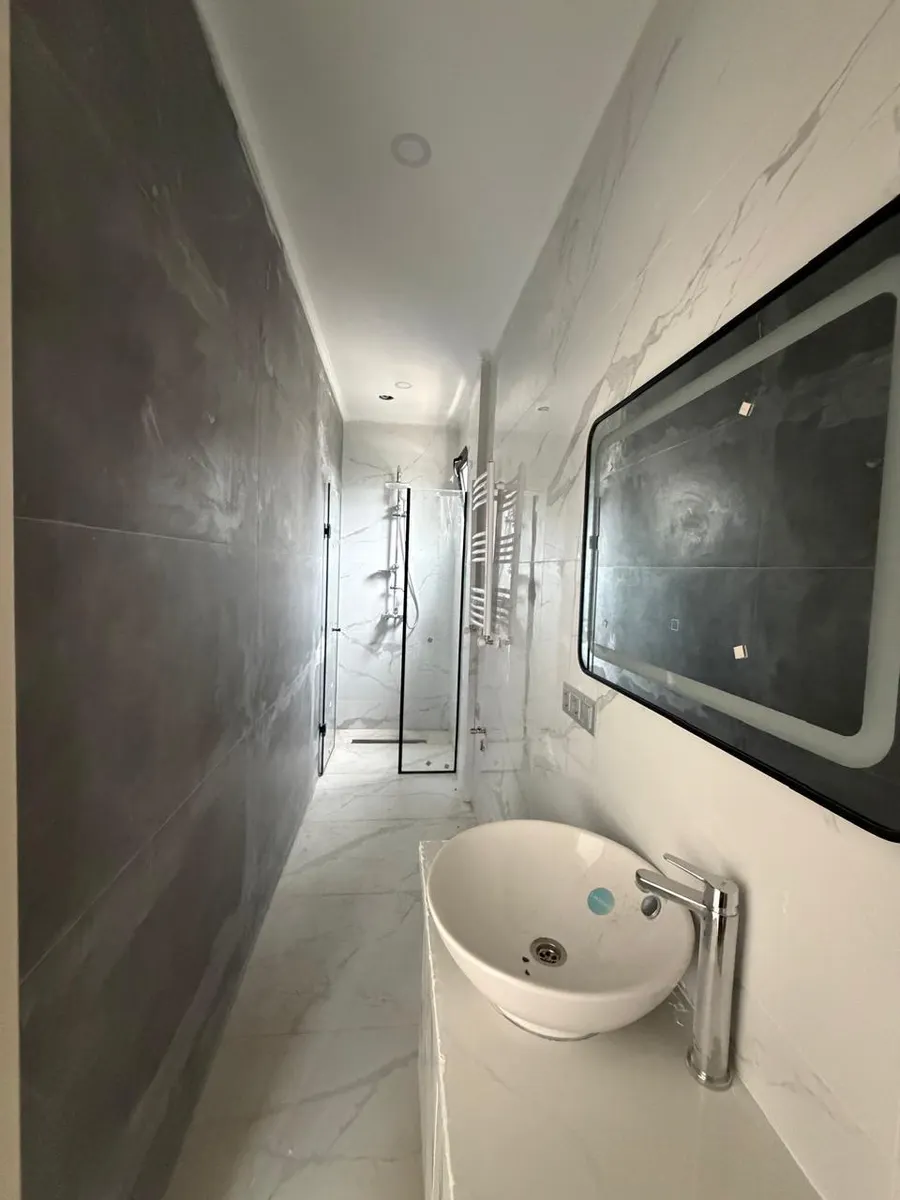 House, 5-room, 225 m²