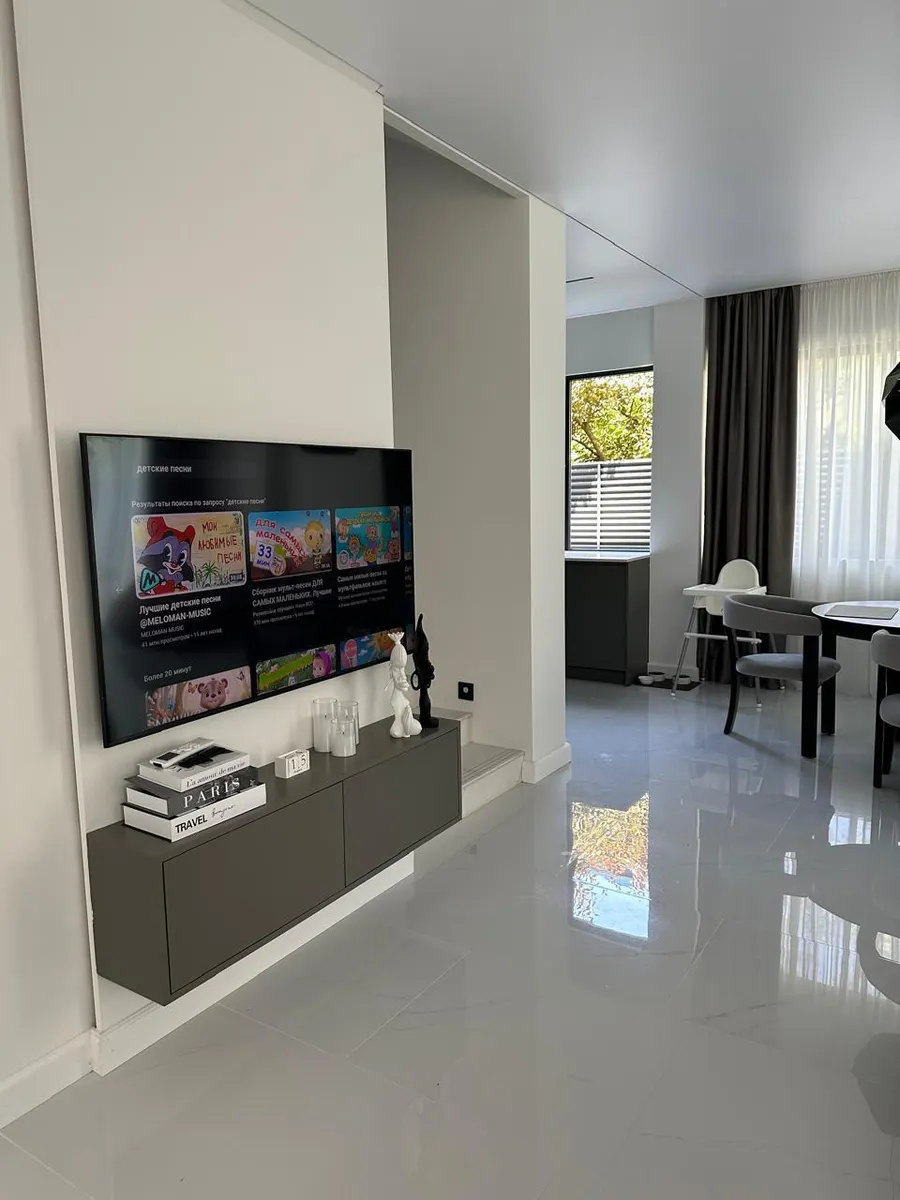 Дом, 5-комн., 220 м²