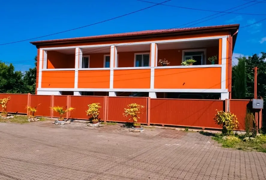 House, 300 m²