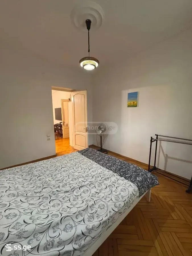 Квартира, 4-комн., 140 м²