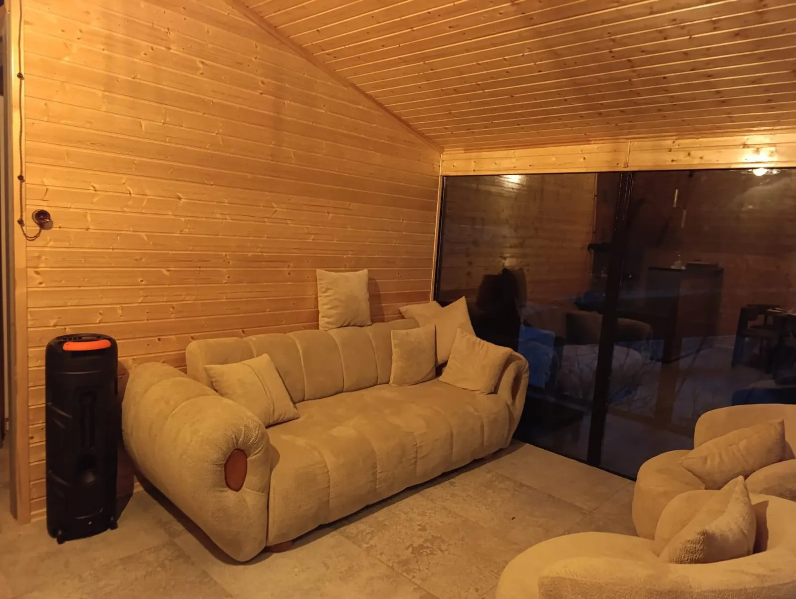 Дом, 20-комн., 300 м²