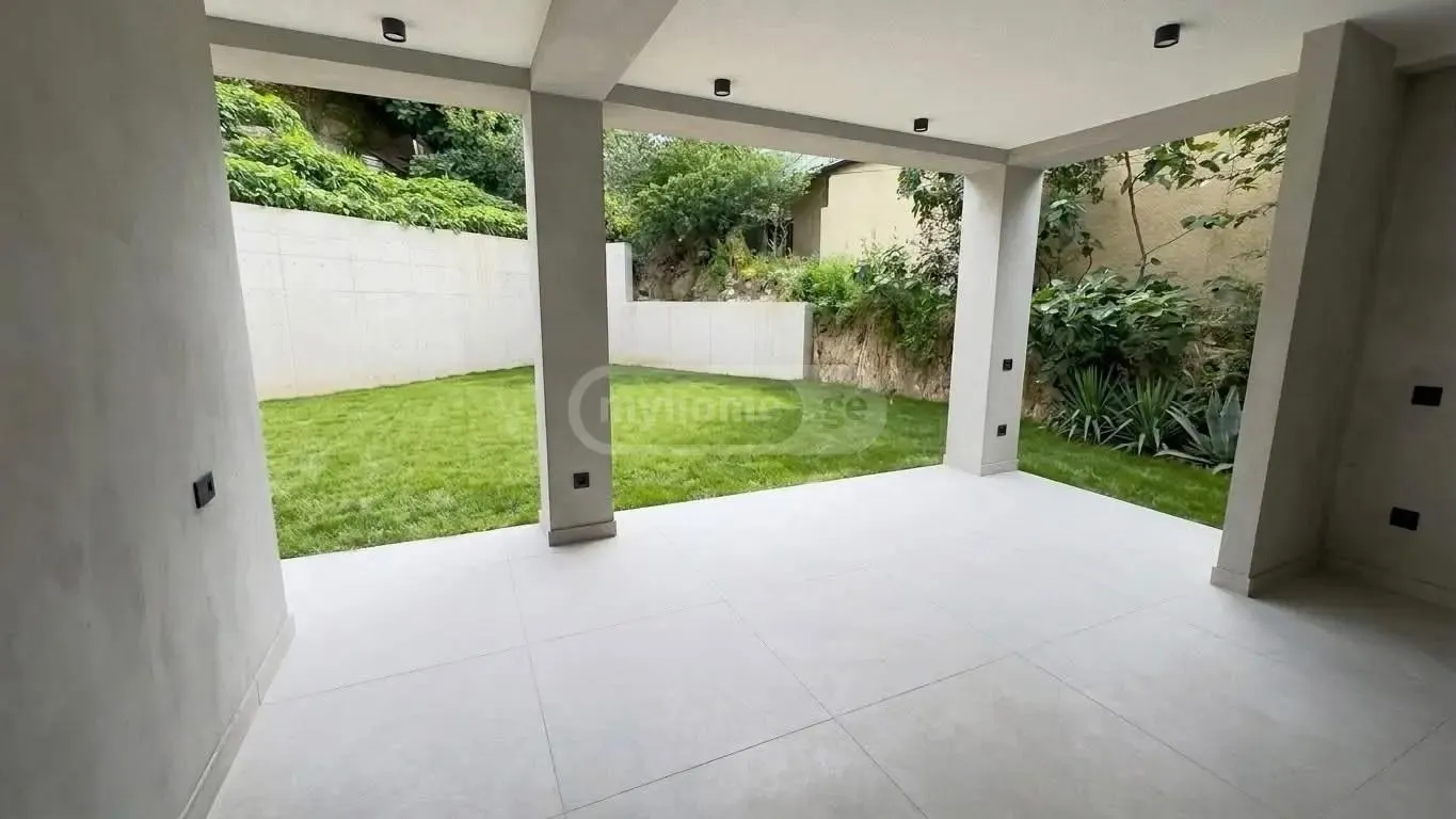 Дом, 5-комн., 1500 м²
