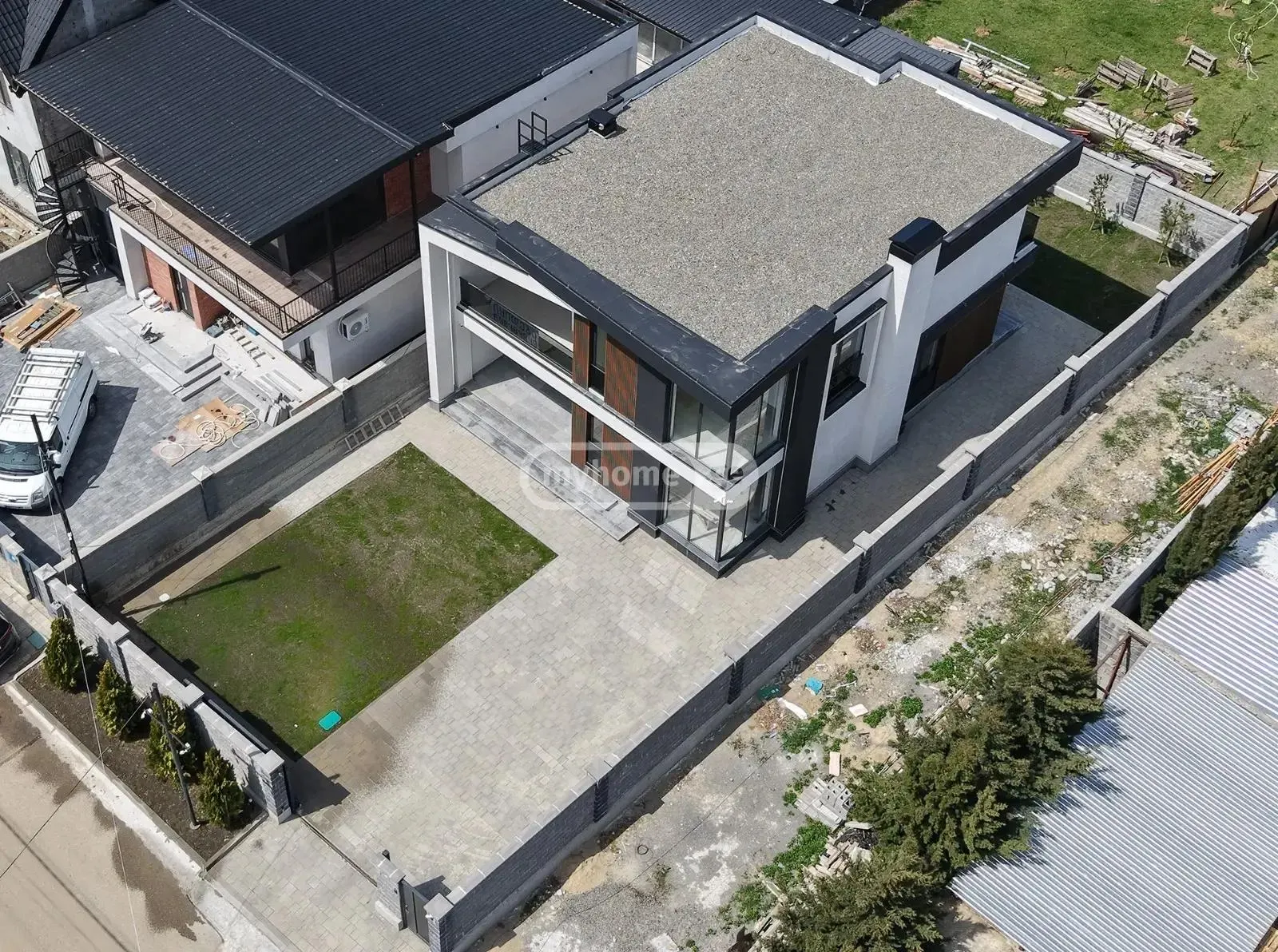 Дом, 5-комн., 328 м²