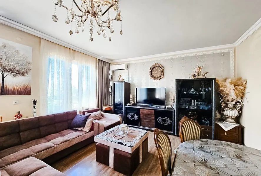 Дом, 3-комн., 200 м²