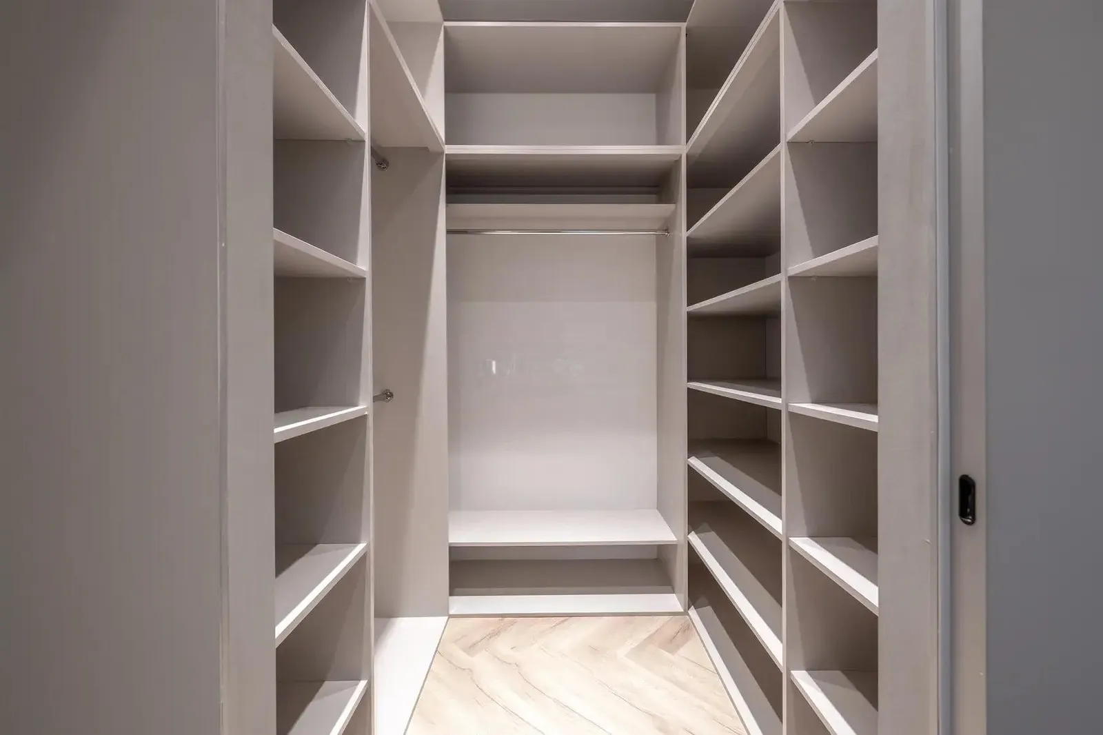 Квартира, 4-комн., 143 м²