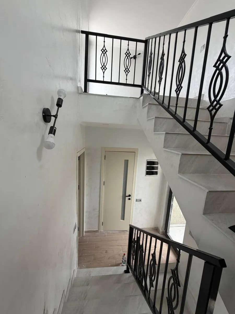 Дом, 5-комн., 185 м²