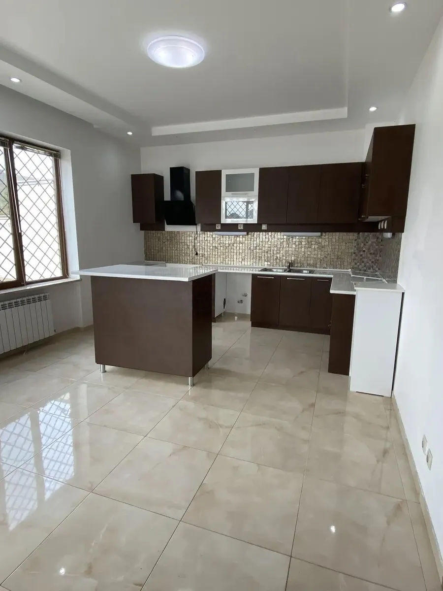 House, 7-room, 1200 m²