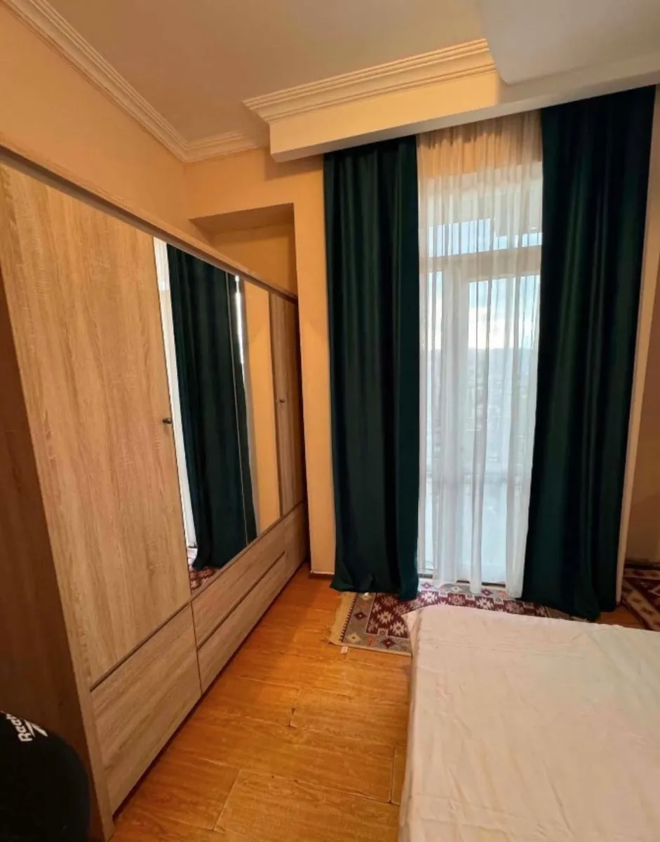 Квартира, 3-комн., 77 м²