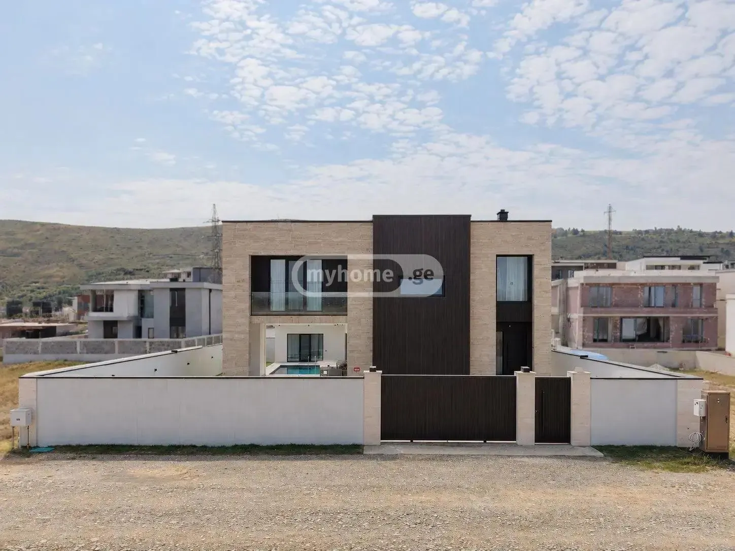 Дом, 5-комн., 385 м²