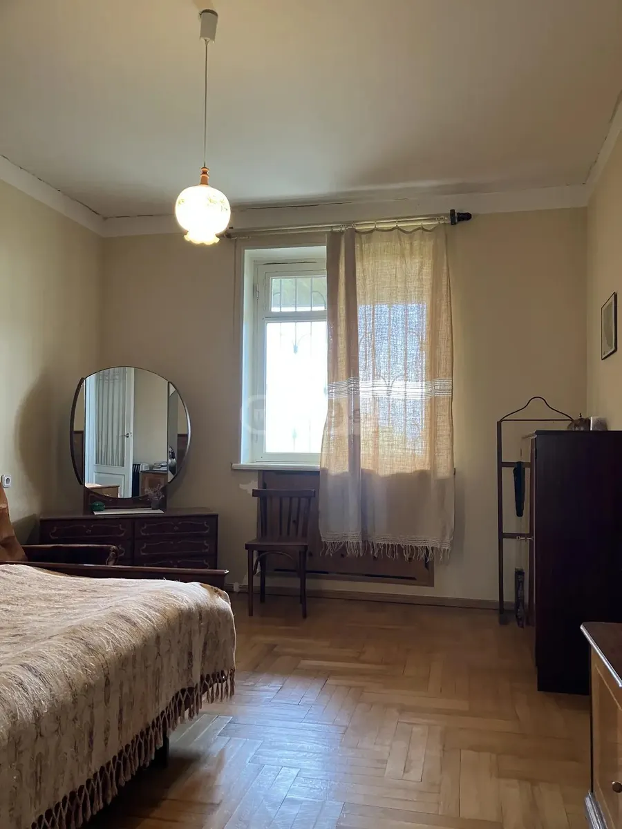House, 5-room, 310 m²