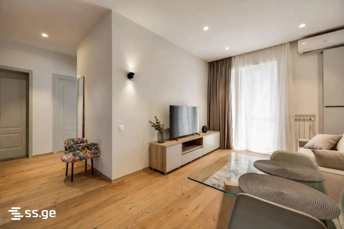 Apartment, 3-room, 60 m², Jikia House