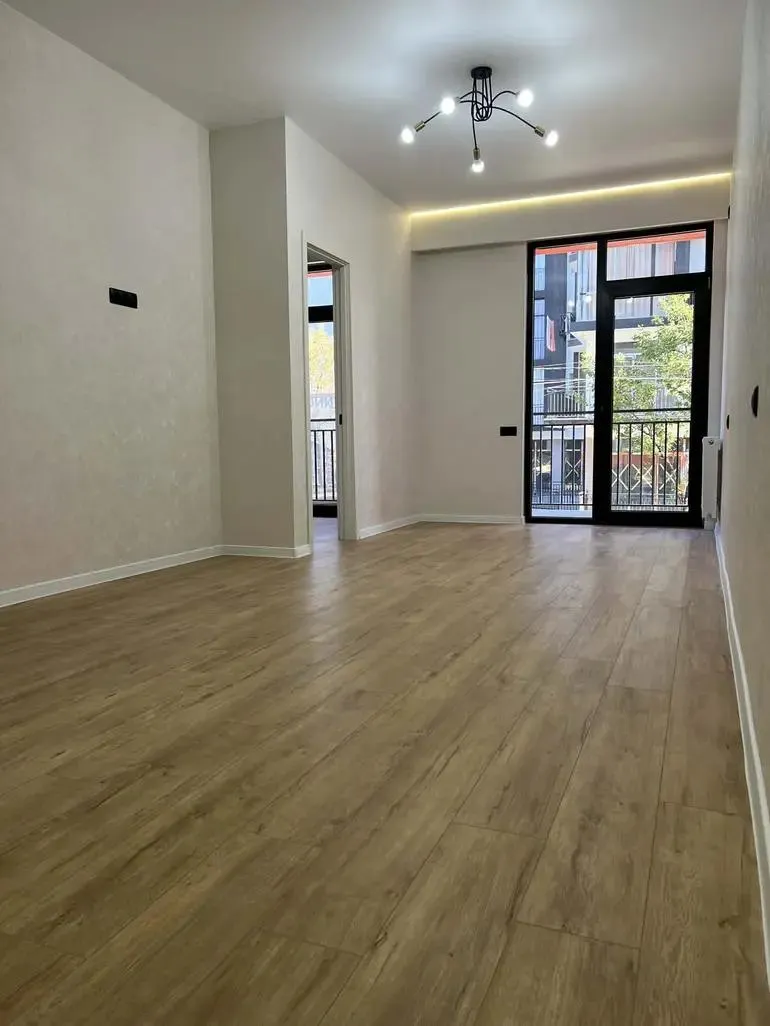 ბინა, 4-ოთახიანი, 71 მ², Christian Steven St, 35