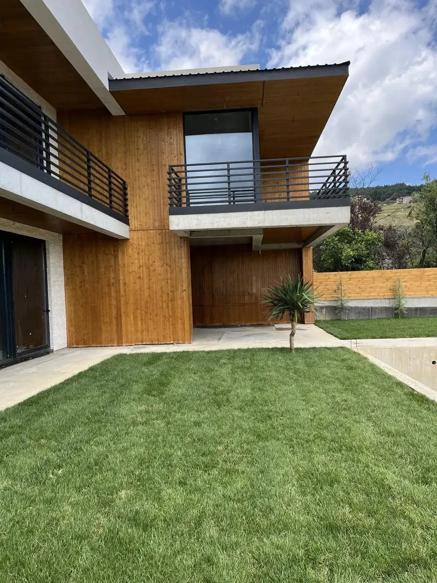 Дом, 10-комн., 700 м²