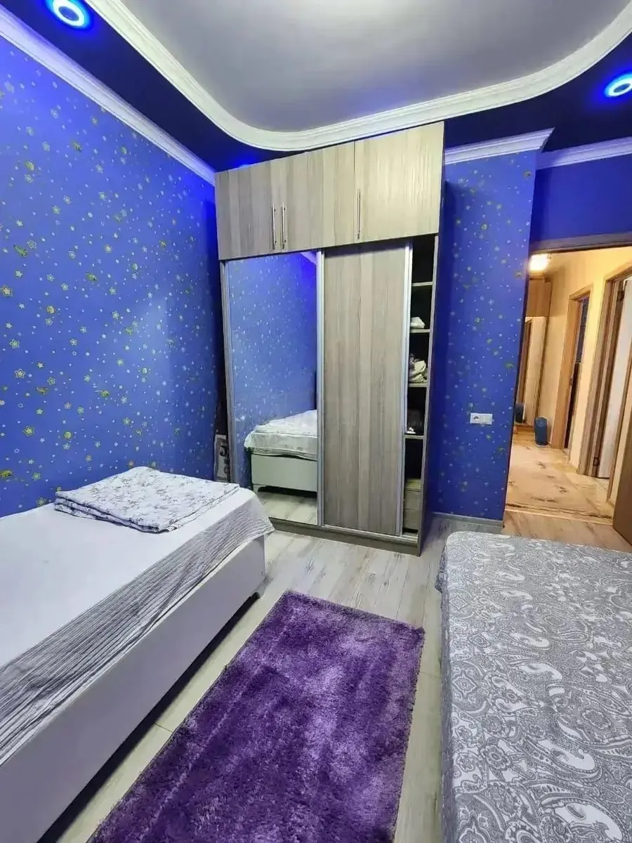 Квартира, 3-комн., 100 м²
