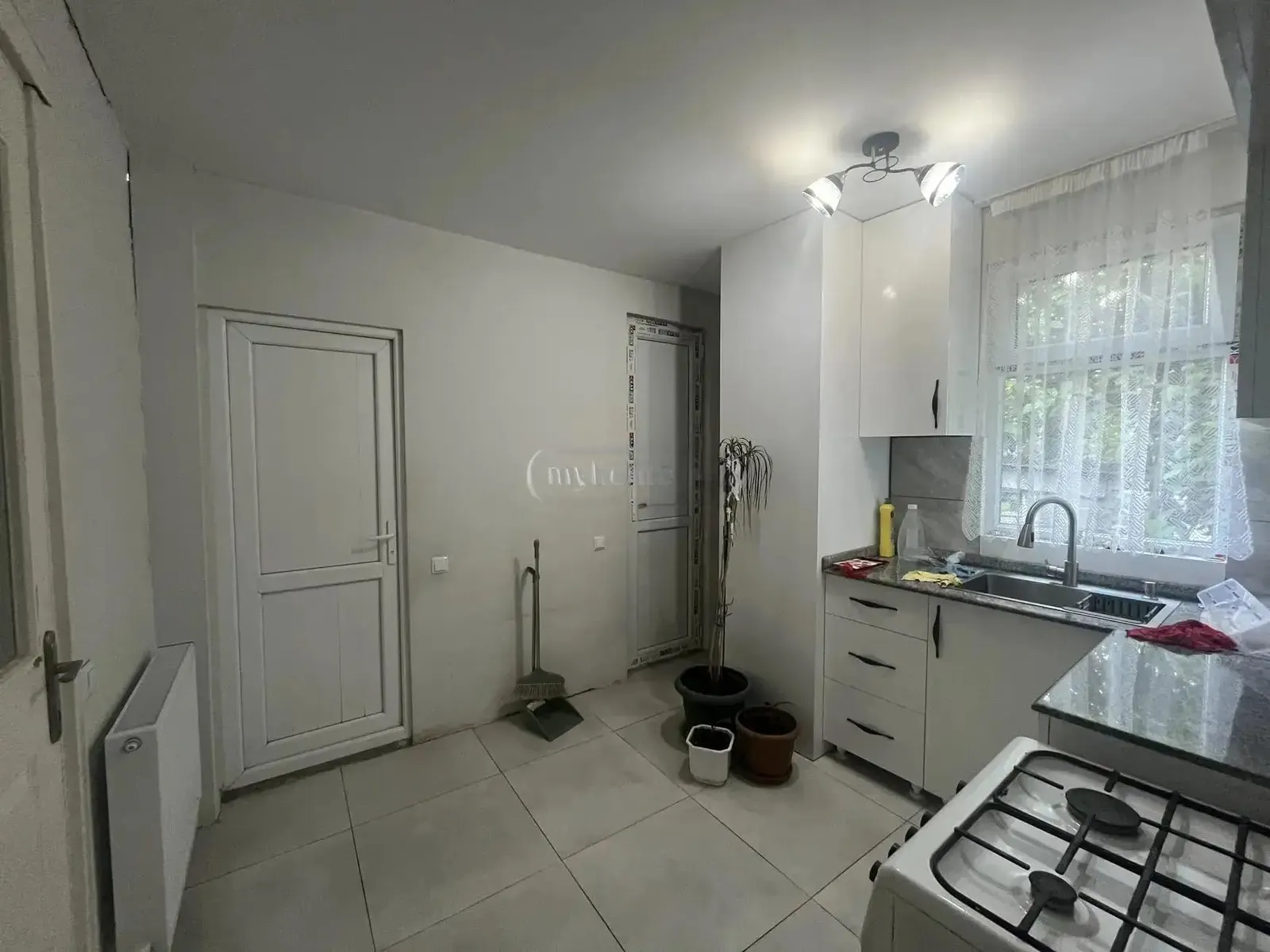 House, 4-room, 80 m²