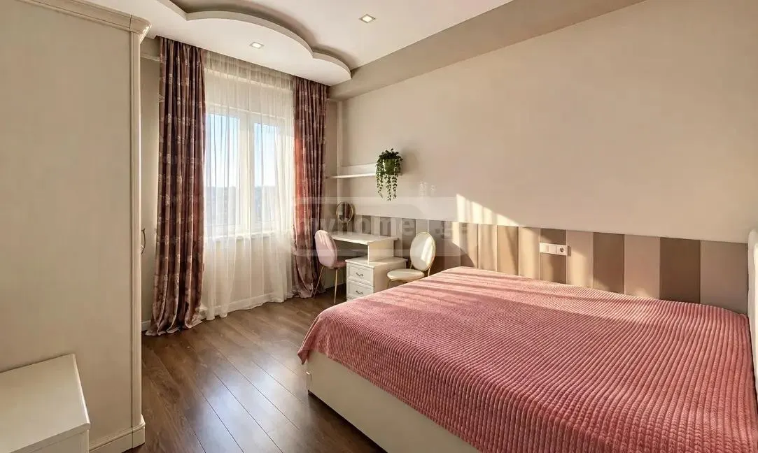 Квартира, 4-комн., 112 м²