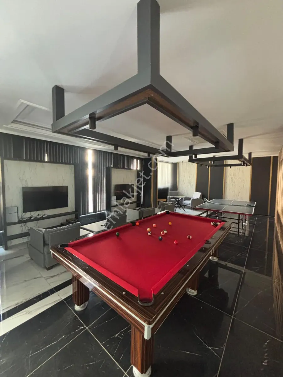 Apartment, 4-room, 145 m²