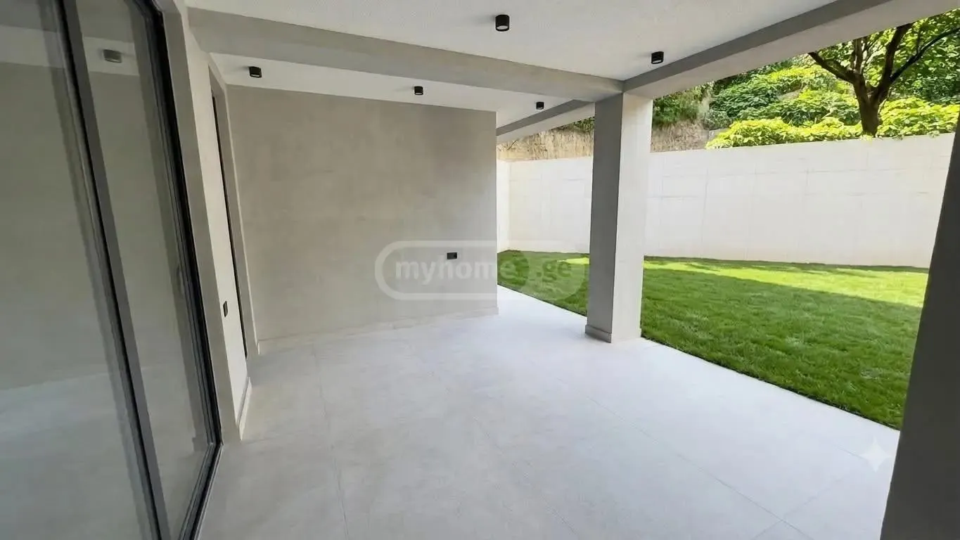 Дом, 5-комн., 1500 м²