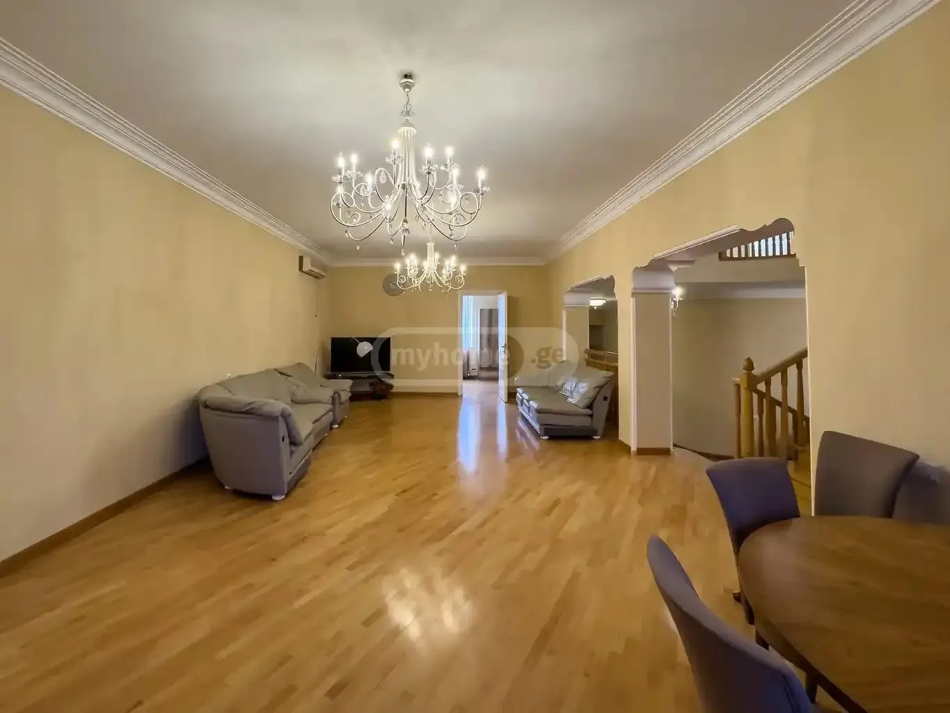 Дом, 5-комн., 600 м²