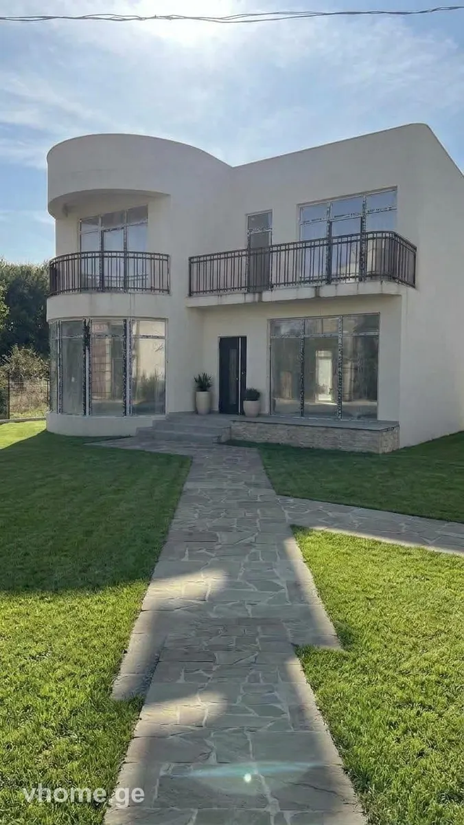 Дом, 5-комн., 335 м²