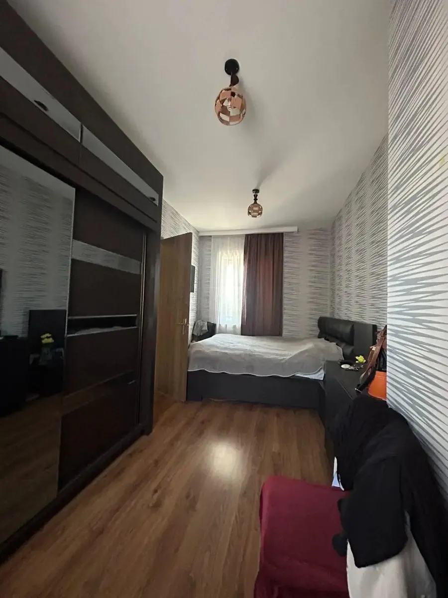 Дом, 6-комн., 220 м²