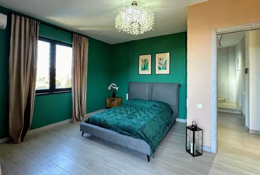 Вилла, 5-комн., 240 м²